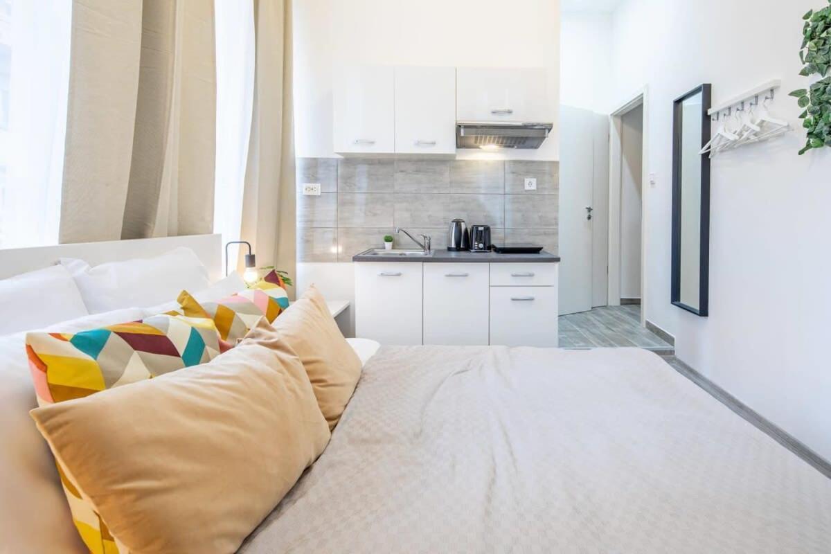 Extra Central Mini Studio - Lively Neighborhood Budapeszt Zewnętrze zdjęcie